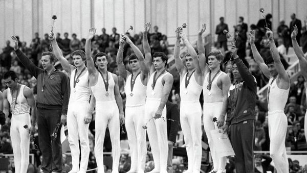 Чемпионы мира в командном зачете по гимнастике - сборная СССР. Архивное фото - Sputnik Кыргызстан
