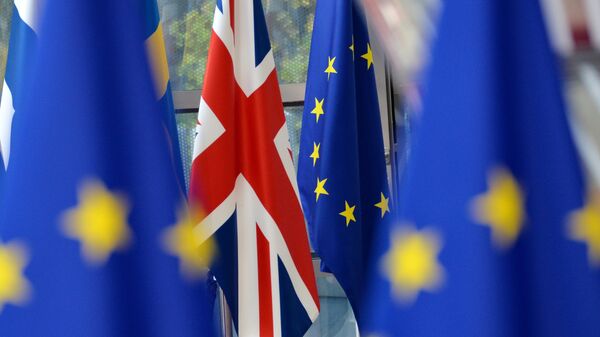 Флаги Евросоюза и Великобритании - Sputnik Кыргызстан
