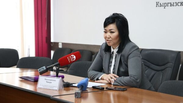 Билим берүү жана илим министрлигинин эл аралык кызматташуу жана инвестиция тартуу бөлүмүнүн башчысы Чынара Мааткеримова - Sputnik Кыргызстан