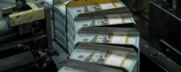 Сто долларовые купюры США. Архивное фото Сто долларовые купюры США. Архивное фото - Sputnik Кыргызстан