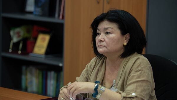 Бишкек мэриясынын Билим берүү башкармалыгынын башчысы Эльмира Иманалиева - Sputnik Кыргызстан