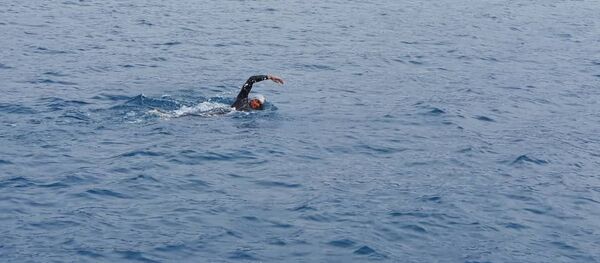 Заплыв казахстанца через Иссык-Куль длиною в 56 километр  - Sputnik Кыргызстан