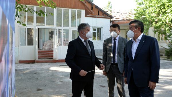 Рабочий визит президента Сооронбая Жээнбекова в Баткен  - Sputnik Кыргызстан