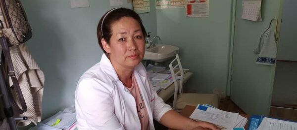 Фельдшер Толкун Рахматова. Архив - Sputnik Кыргызстан
