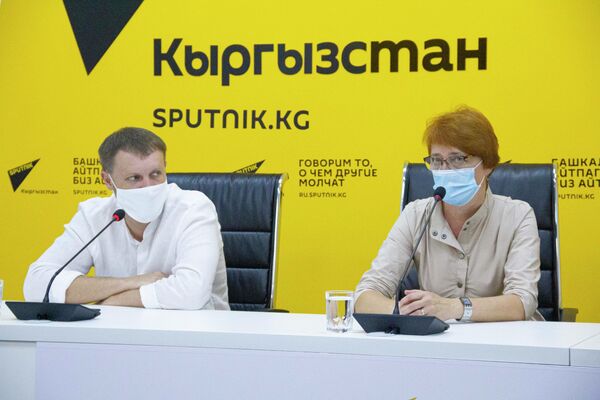 Олайн-брифинг Российские врачи и власти КР о том, как дальше бороться с коронавирусом - Sputnik Кыргызстан