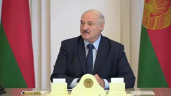 Жив! — Лукашенко резко ответил на слухи о своем бегстве. Видео - Sputnik Кыргызстан