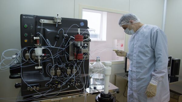 Производство вакцины от COVID-19 на фармацевтическом заводе. Архивное фото - Sputnik Кыргызстан