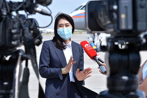 Удалось сбить волну COVID — Исмаилова поблагодарила российских врачей - Sputnik Кыргызстан