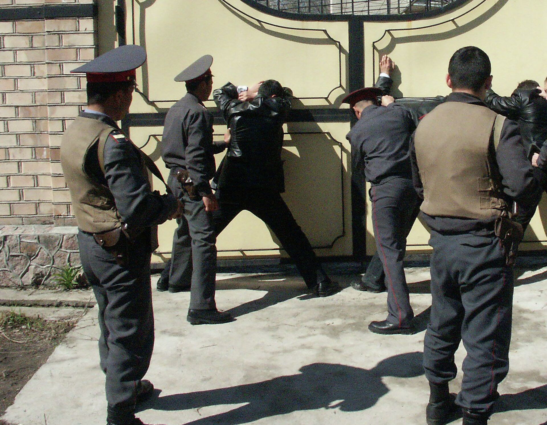 Задержание членов ОПГ в Бишкеке - Sputnik Кыргызстан, 1920, 16.05.2023