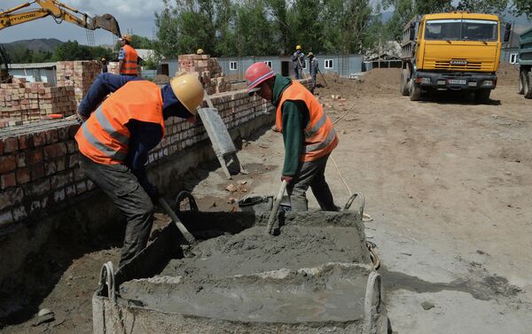Отмечается, что строительные работы в новом здании планируют завершить к ноябрю. - Sputnik Кыргызстан