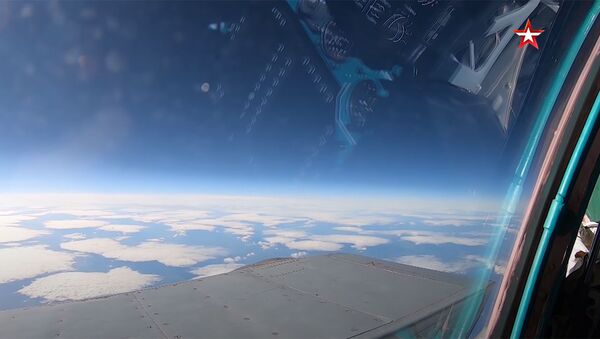 Как выглядит полет в стратосфере из кабины истребителя — видео - Sputnik Кыргызстан