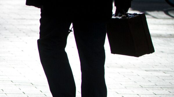 Портфелчен киши. - Sputnik Кыргызстан