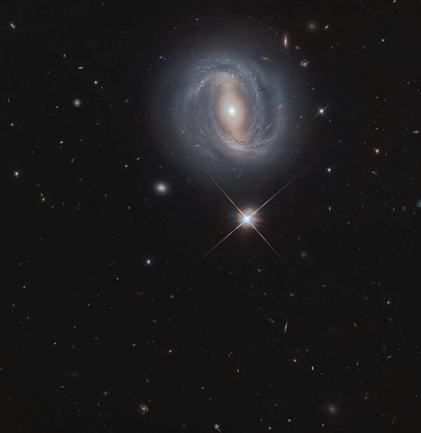 Спиральная галактика с перемычкой NGC 4907 (SBb) в созвездии Волосы Вероники - Sputnik Кыргызстан