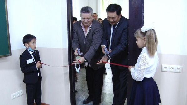Открытие современного кабинета русского языка в каракольской школе - Sputnik Кыргызстан