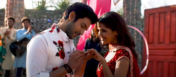 Представлен снятый в Бишкеке клип с участием звезд Болливуда — видео - Sputnik Кыргызстан