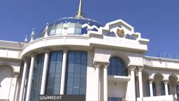 В Шымкенте школьников отправили учиться в роскошный ресторан — видео - Sputnik Кыргызстан