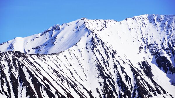 Заснеженные горы. Архивное фото - Sputnik Кыргызстан