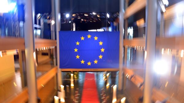 Флаг Евросоюза в главном здании Совета Европы в Страсбурге. Архивное фото - Sputnik Кыргызстан
