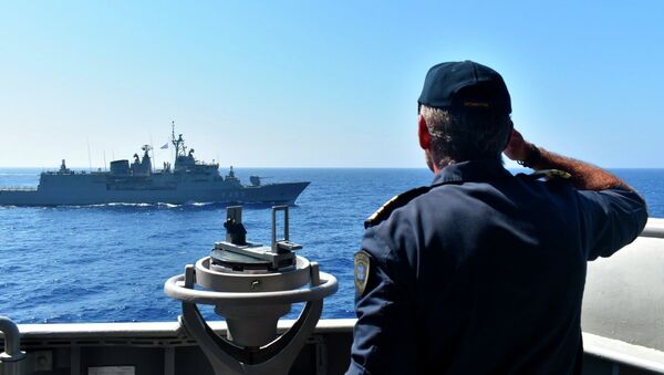Военные учения кораблей Греции в Восточном Средиземном море - Sputnik Кыргызстан