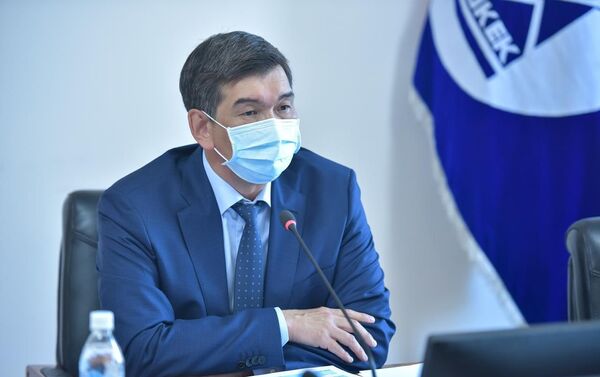 Он отметил, что горожанам все еще сложно взаимодействовать с городскими службами, нет единого цифрового продукта, а муниципальные услуги стали настоящим хождением по мукам для горожан - Sputnik Кыргызстан