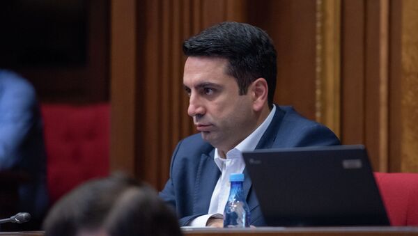Парламент Армении отклонил кандидатуру Н. Пашиняна на пост премьер-министра - Sputnik Кыргызстан