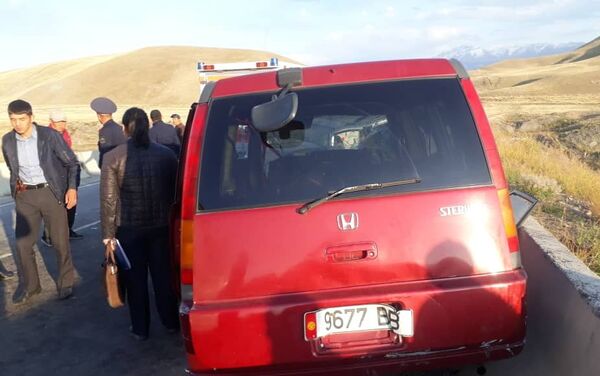 Столкнулись автомобили Toyota Avensis и Honda Stepwgn. Погибли женщины 38 лет и 58 лет и 44-летний мужчина. - Sputnik Кыргызстан