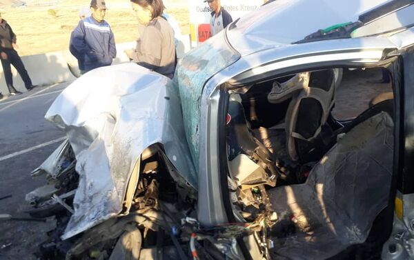 Авария произошла 22 сентября примерно в 17:00 на трассе Бишкек — Нарын — Торугарт в районе села Эмгекчил - Sputnik Кыргызстан