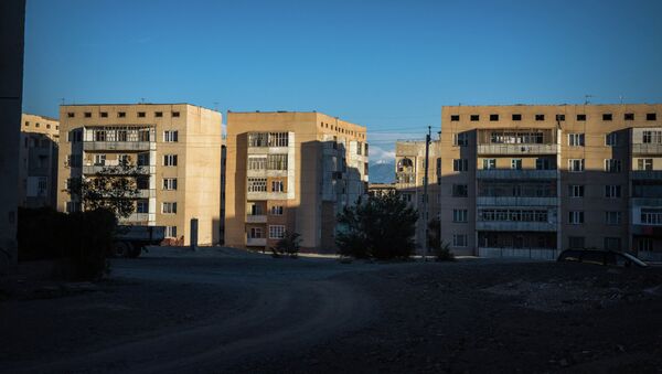 Вид на пятиэтажные дома в городе Балыкчи. Архивное фото - Sputnik Кыргызстан