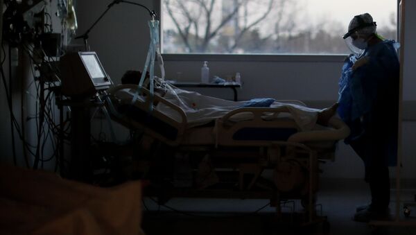 Медициналык кызматкер жумуш учурунда. Архив - Sputnik Кыргызстан