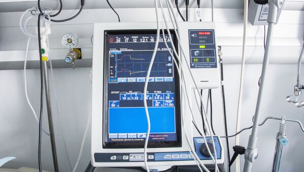 Аппарат искусственной вентиляции лёгких (ИВЛ) в палате отделения реанимации больницы. Архивное фото - Sputnik Кыргызстан