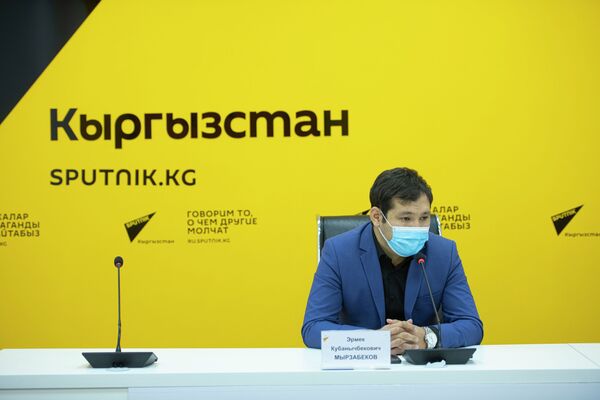 Также он сообщил, что из-за пандемии 90 процентов занятых в турсекторе Кыргызстана остались без работы. По словам Мырзабекова, всего в этой сфере в КР трудится около 180 тысяч человек - Sputnik Кыргызстан