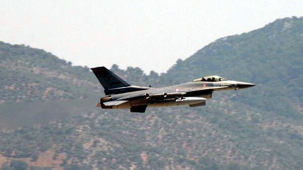 Истребитель F-16 ВВС Турции. Архивное фото - Sputnik Кыргызстан