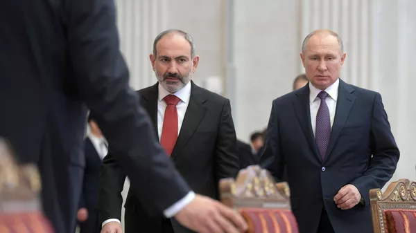 Рабочая поездка президента РФ В. Путина в Санкт-Петербург - Sputnik Кыргызстан