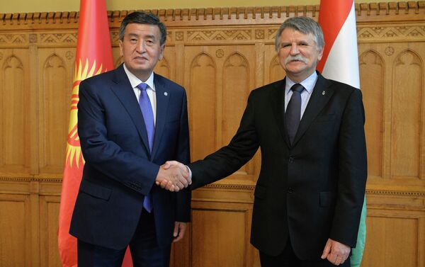 Президент Сооронбай Жээнбеков встретился с председателем Национального собрания Венгрии Ласло Кёвером - Sputnik Кыргызстан