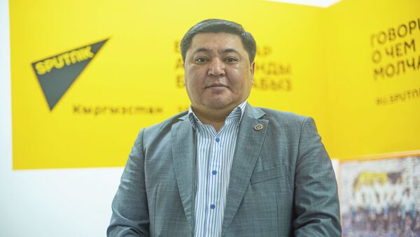 Директор Центра юридической помощи при МЮ КР Акжол Калбеков - Sputnik Кыргызстан