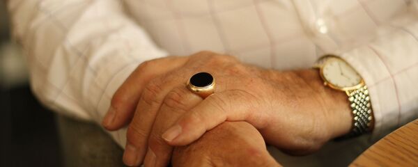 Мужчина сидит в кресле. Архивное фото - Sputnik Кыргызстан