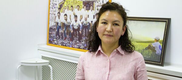 Скульптуралык бет массажынын адиси Айгерим Арстанбекова Скульптуралык бет массажынын адиси Айгерим Арстанбекова - Sputnik Кыргызстан