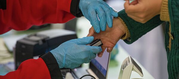 Голосование на выборах седьмого созыва ЖК в Бишкеке Голосование на выборах седьмого созыва ЖК в Бишкеке - Sputnik Кыргызстан