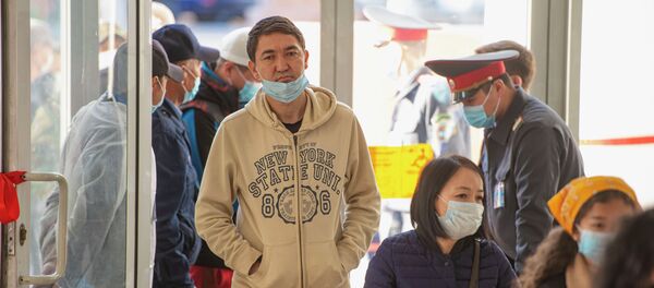 Голосование на выборах седьмого созыва ЖК в Бишкеке Голосование на выборах седьмого созыва ЖК в Бишкеке - Sputnik Кыргызстан