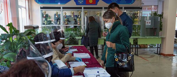 Голосование на выборах седьмого созыва ЖК в Бишкеке - Sputnik Кыргызстан