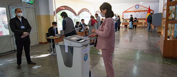 Голосование на выборах седьмого созыва ЖК в Бишкеке - Sputnik Кыргызстан