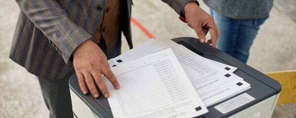 Подготовка к парламентским выборам в Кыргызстане Подготовка к парламентским выборам в Кыргызстане - Sputnik Кыргызстан