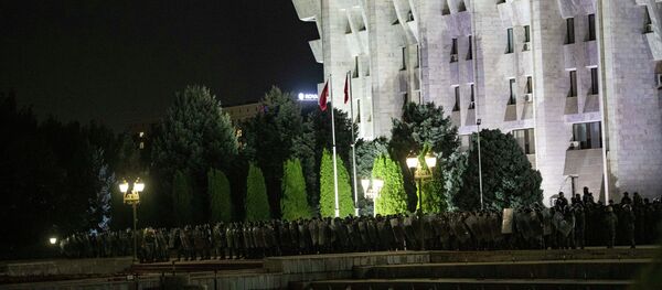 Беспорядки в Бишкеке после окончания парламентских выборов - Sputnik Кыргызстан