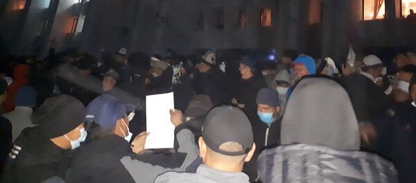 Беспорядки в Бишкеке после окончания парламентских выборов  - Sputnik Кыргызстан