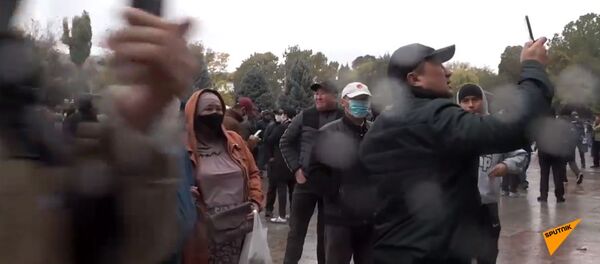 Как выглядит центр Бишкека после ночных столкновений — прямой эфир  - Sputnik Кыргызстан