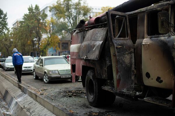 Сгоревшая пожарная машина МЧС - Sputnik Кыргызстан