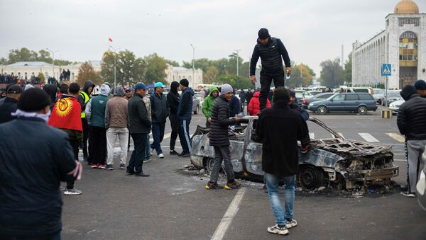 Ситуация на площади Ала-Тоо после беспорядков - Sputnik Кыргызстан