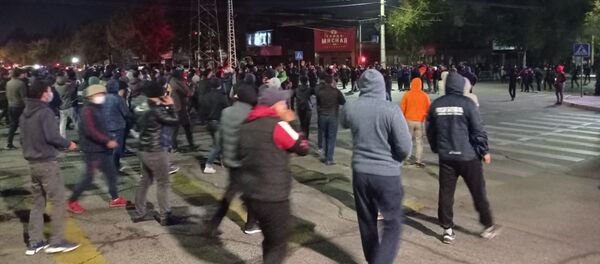 Ситуация в Бишкеке после ночных беспорядков  - Sputnik Кыргызстан