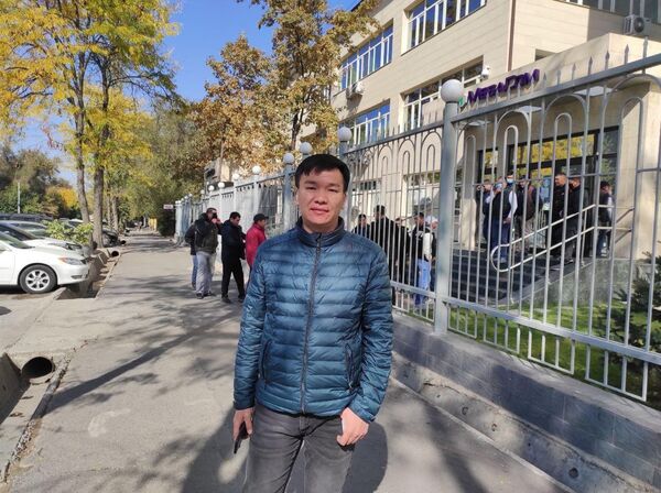 Үч ирет басып алуу аракети болду! MegaCom компаниясындагы кырдаал Үч ирет басып алуу аракети болду! MegaCom компаниясындагы кырдаал - Sputnik Кыргызстан