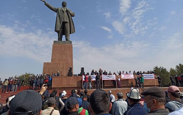 Участники акции заявили, что это мирный митинг - Sputnik Кыргызстан